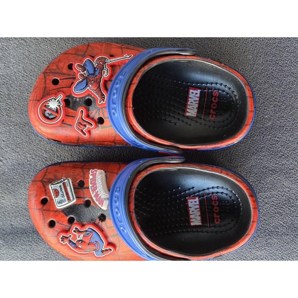 Marvel Spider-Man Crocs Clogs Toddler Size 6 with 3D Charms Deadpool Spider-Man